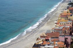 La bella spiaggia di Varigotti, Baia dei Saraceni sulla Riviera di Ponente in Liguria