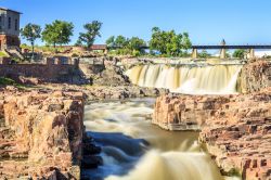 La bellezza della natura a Sioux Falls, South Dakota, USA. Una suggestiva immagine panoramica scattata in una giornata di sole.
