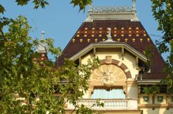 La casa dei fratelli Lumière a Lione, Francia. E' il 1895 quando i due fratelli Lumière inventano il cinema; il museo è ospitato proprio nell'abitazione che vide ...