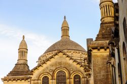 La cattedrale di Saint-Front a Perigueux, Francia. Nell'XI° secolo sul luogo di una precedente cappelletta datata VI° secolo venne costruita una chiesa con pianta a croce latina ...