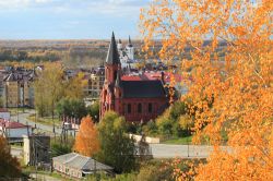 La chiesa cattolica di Tobolsk, Russia. E' dedicata alla memoria dei polacchi in esilio - © Matveychuk Anatoliy / Shutterstock.com