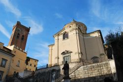 La chiesa del Crocifisso in centro a San Miniato di Pisa