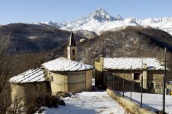 La chiesa di Ciampagna, vicino ad Ostana in Piemonte