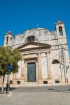 La chiesa di Maria Ss. del Carmine a Rutigliano, Puglia. Riedificata fra il XIX° e il XX° secolo sui resti di una chiesa settecentesca, è dedicata alla compatrona della città ...