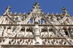 La chiesa di Notre-Dame di Alencon (Francia), particolare della facciata gotica della città della Normandia