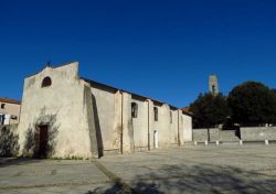 La Chiesa di Santa Croce  in centro a Benetutti in Sardegna - © acrissantu - CC BY-SA 4.0, Wikipedia