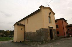 La chiesa di Santa Croce e Santo Stefano a Penna di Terranuova Bracciolini in Toscana - © LigaDue / Shutterstock.com