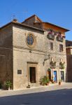 La chiesa di Sant'Antonio Abate in centro a  Vitorchiano (Lazio)