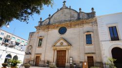 La chiesa di Sant'Antonio nella città di Martina Franca, Puglia. L'edificio religioso dedicato a Sant'Antonio da Padova risale alla fine del XV° secolo - © Sergio ...