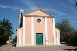 La chiesa principale del villaggio di Sotta in Corsica - © Commune de Sotta - CC BY-SA 4.0, Wikipedia