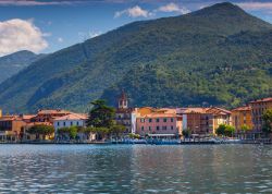 la cittadina di Clusane, sul Lago d'Iseo in Lombardia