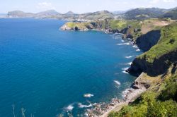 La costa atlantica nei dintorni di Deba, Paesi Baschi (Spagna)