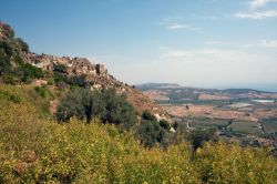 La costa di Brancaleone Marina e il borgo fantsma di Brancaleone Superiore