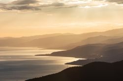 La costa frastagliata della Sicilia settentrionale, fotografata da Pollina, provincia di Palermo