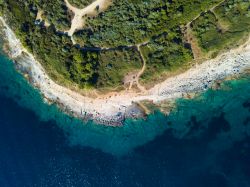 La costa selvaggia di Premantura in Istria nel Parco di Kamenjak in Croazia - © Antonio Petrone / Shutterstock.com