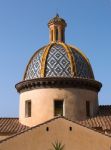 La cupola della Chiesa di San Gennaro a Praiano, Costiera Amalfitana