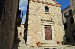 La ex chiesa di San Nicola nel centro storico di Trentinara in Campania, penisola del Cilento