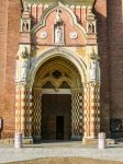 La facciata del Duomo di Asti in Piemonte