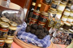 La festa del Tartufo di Apecchio: i prodotti tipici di quest'angolo di regione Marche - Foto di Massimo Landi