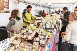 La fiera del Tarfufo Bianco di Moncalvo in Piemonte - © outcast85 / Shutterstock.com