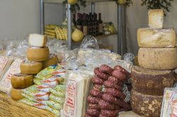 La Fiera di San Baudolino ad Alessandria, Piemonte. Da oltre 30 anni la cittadina piemontese propone nel mese di novembre due giorni all'insegna della gastronomia; le vie del centro ...