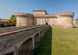 La grande Rocca Roveresca di Senigallia e il suo fossato