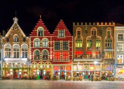 La magia della Piazza del Mercato di Bruges durante il periodo del Natale
