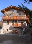 La Maison des anciens remedes  a Pompiod di Jovencan, Valle d'Aosta - © Patafisik - CC BY-SA 3.0, Wikipedia