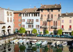 La Marina di Desenzano del Garda in provincia di Brescia, Lombardia - © Mia Garrett / Shutterstock.com