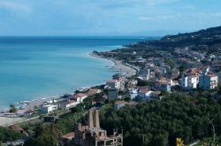 La marina e la spiaggia di Montegiordano in Calabria