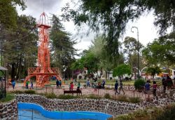 Il parco Simon Bolvar a Sucre ospita una mini torre Eiffel, opera dello stesso Gustave Eiffel - © Mx._Granger / Wikimedia Commons