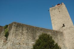 La torre del Castello Visconteo, gioiello storico di Trezzo sull'Adda - la torre, alta più di quaranta metri, è senza dubbio la parte meglio conservata, insieme ai sotterranei, ...