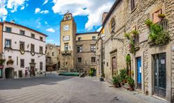 La piazza centrale di VItorchiano, uno dei borghi più belli del Lazio