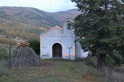 La piccola Chiesa di Santa Lucia a Pignola in Basilicata - © Mariangela Albano - CC BY-SA 4.0, Wikipedia