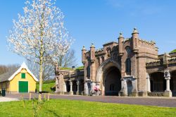 La porta Utrechtse, ingresso della cinta fortificata della città di Naarden, Paesi Bassi - © TasfotoNL / Shutterstock.com