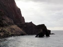 La Roque de la Bonanza, la pittoresca formazione rocciosa che pare immortalare la lotta tra un leone e un orso. Isole Canarie, Spagna.