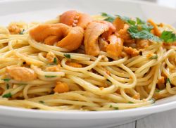 La Sagra dei ricci di mare a Buggerru in Sardegna: i famosi spaghetti con i ricci