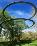 La scultura dei cerchi in un parco di Indianapolis, Indiana (USA) - © James Kirkikis / Shutterstock.com