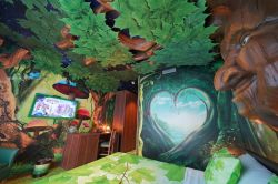 La spettacolare camera della Foresta Incantata al Gardaland Magic Hotel
