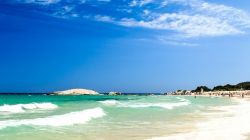 La spiaggia delle Ginestre e lo Scoglio di Peppino a Costa Rei in Sardegna