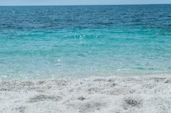 La spiaggia di Abarossa a sud del porto di Oristano, ovest della Sardegna