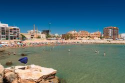 La spiaggia di Vinaros, Spagna: situata nella provincia di Castellon, questa cittadina combina storia, mare e bellezze naturali - © mubus7 / Shutterstock.com