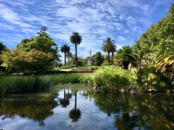 La statua della Regina Vittoria nei Victoria Gardens di Melbourne, Australia. Questo spazio verde si trova fra St Kilda road e Alexandria Avenue - © jax10289 / Shutterstock.com