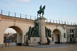 La statua equestre di re Leopoldo II° a Ostenda, Belgio. Principe del belgio e duca di Brabante, è stato re dei Belgi dal 10 dicembre 1865 sino alla su morte avvenuta nel 1909 - © ...