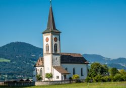 La storica chiesa di San Martino Busskirch a Rapperswil-Jona, Svizzera. La chiesa parrocchiale altomedievale sorge sui resti di un edificio romano.


