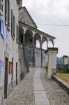 la strada di accesso al complesso di San Clemente a Cesara