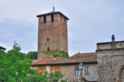 La torre del Castello di Vigolzone: siamo in provincia di Piacenza, in Emilia-Romagna - © Miti74 / Shutterstock.com