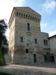 La Torre di Martinsicuro sulla riviera adriatica in Abruzzo - © Franco aq, CC BY-SA 3.0, Wikipedia