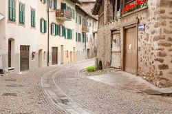 La visita del centro storico della città di Predazzo in Trentino (Val di Fiemme)