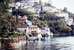 Lago di Como il villaggio di Nesso in Lombardia - © imagesef / Shutterstock.com